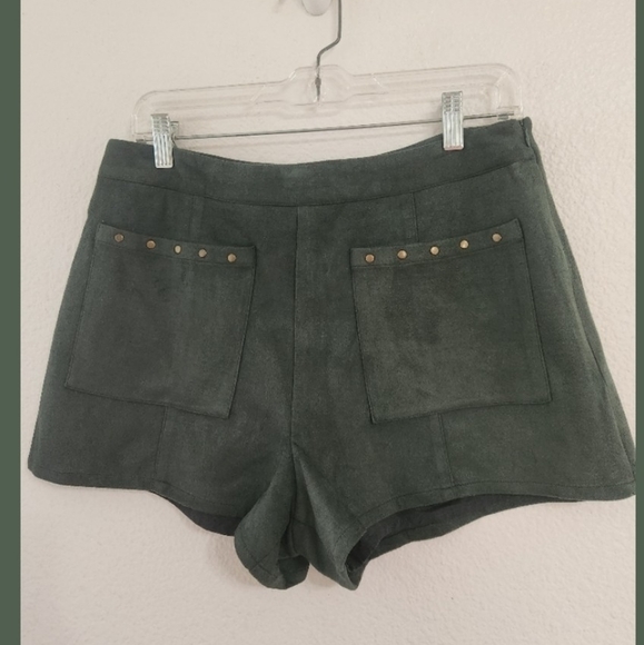 Moon river studded high rise hunter Green faux suede shorts small *K - Picture 4 of 9